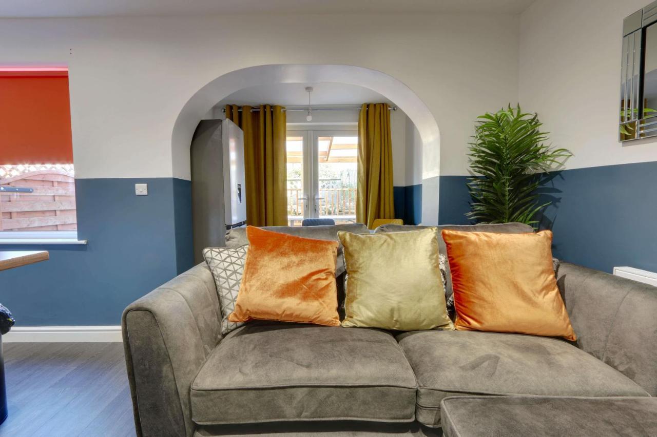 שפילד #Upmarket, Exceptional 4 Bed House, With Free Parking, Close To Amenities And Supermarkets מראה חיצוני תמונה