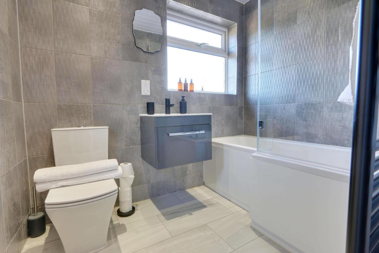 שפילד #Upmarket, Exceptional 4 Bed House, With Free Parking, Close To Amenities And Supermarkets מראה חיצוני תמונה
