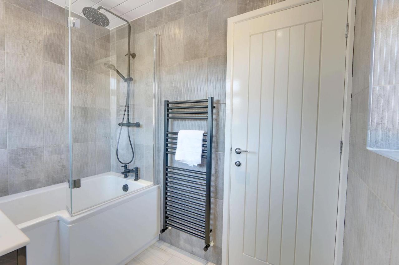 שפילד #Upmarket, Exceptional 4 Bed House, With Free Parking, Close To Amenities And Supermarkets מראה חיצוני תמונה